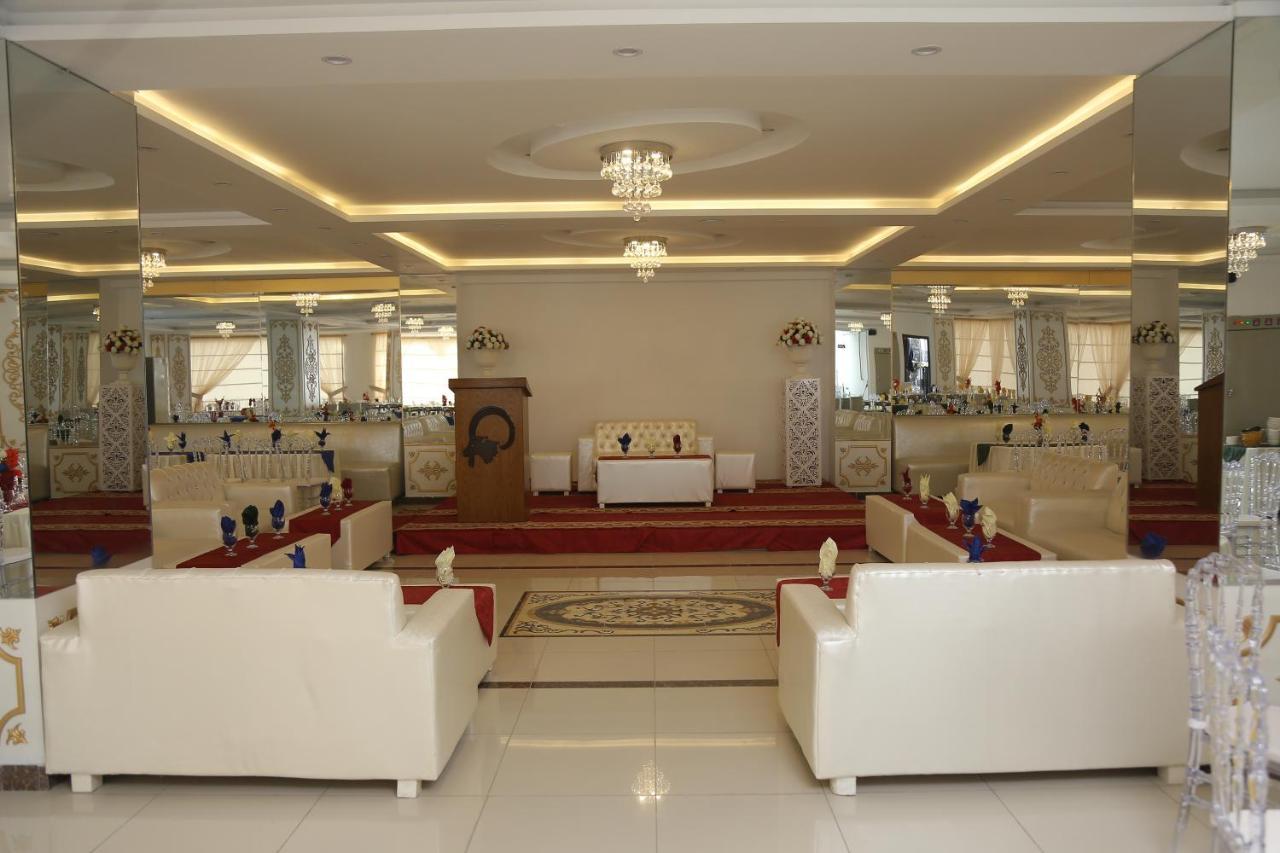 רוואלפינדי Grand Mongolia Hotel מראה חיצוני תמונה