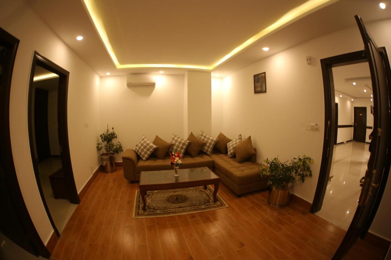 רוואלפינדי Grand Mongolia Hotel מראה חיצוני תמונה
