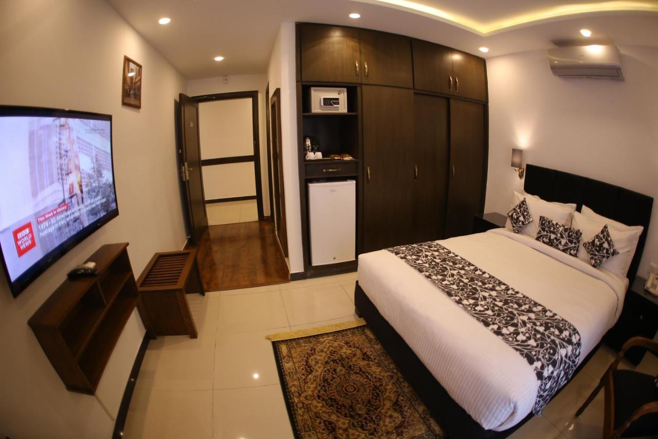 רוואלפינדי Grand Mongolia Hotel מראה חיצוני תמונה
