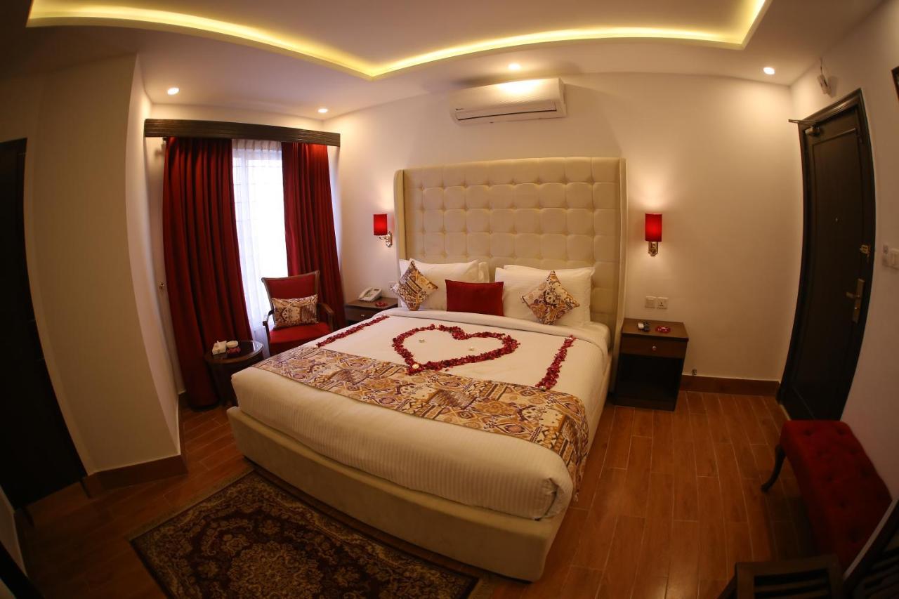 רוואלפינדי Grand Mongolia Hotel מראה חיצוני תמונה