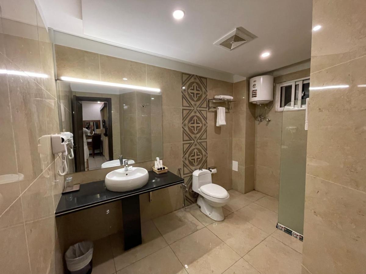 רוואלפינדי Grand Mongolia Hotel מראה חיצוני תמונה