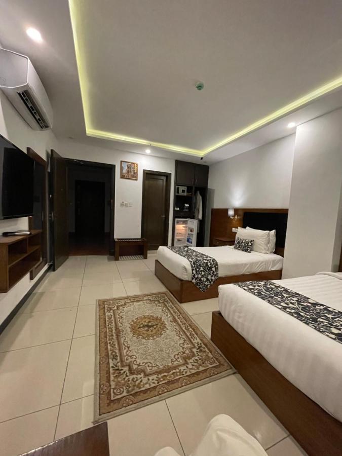 רוואלפינדי Grand Mongolia Hotel מראה חיצוני תמונה